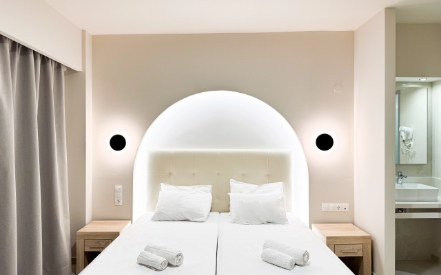 Acropolis Apartments