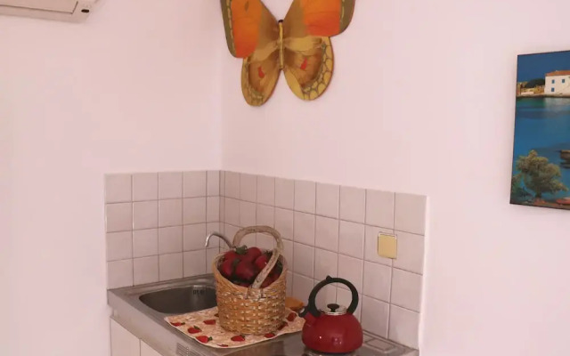 Flora's Red Studios