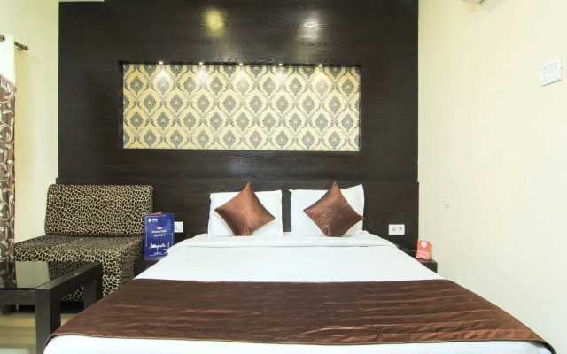 OYO 2000 Hotel Yash