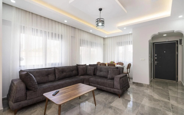 Villa With Jacuzzi Private Pool Garden in Serik