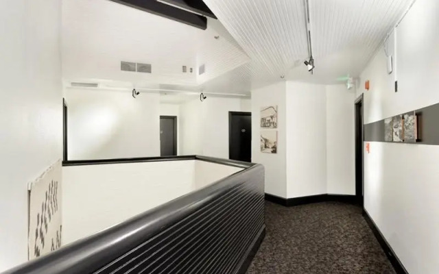 Independence Square 308 Top Floor Hotel Room with Ideal Downtown Location