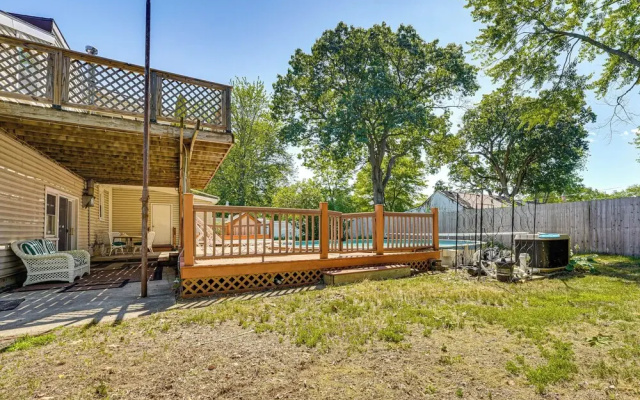 Private Pool & Yard: Pet-friendly Home in Toledo