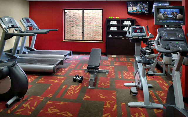 Courtyard By Marriott Hartford/Windsor Airport