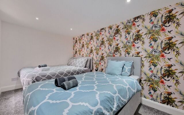 Dysa Promenade Apartments