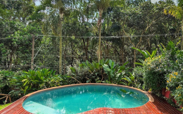 Retiro com lareira em frente à reserva ambiental