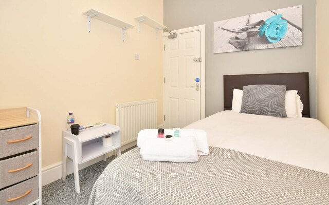 Townhouse @ 178 Ruskin Road Crewe