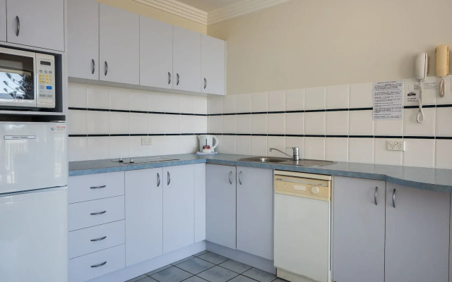 Santa Anne By The Sea