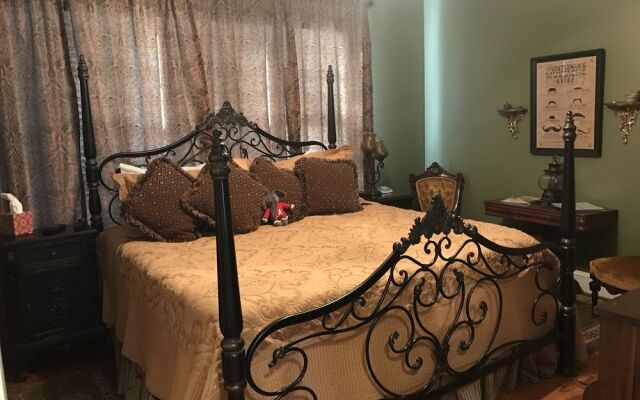 Bama Bed & Breakfast Campus