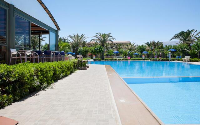 Marinos Beach Hotel
