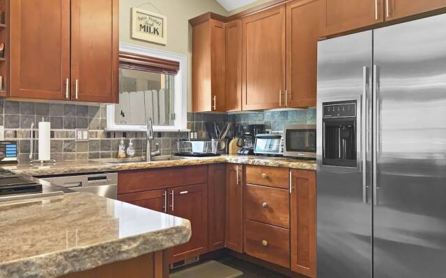 Brekke's Basecamp 3 Bedroom Home by RedAwning