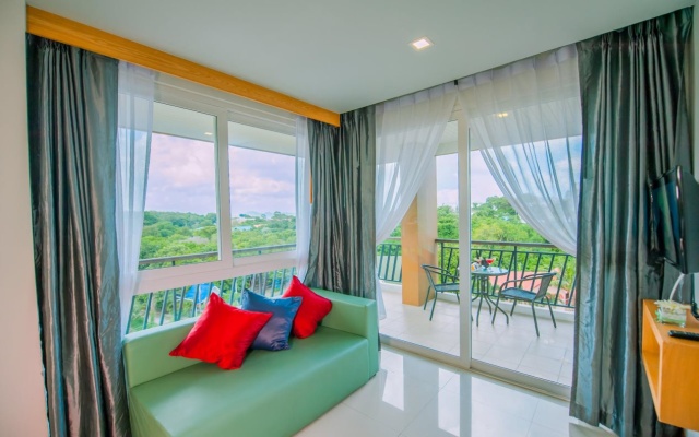 Grand Nai Harn Suites – Guest Rooms – Rawai