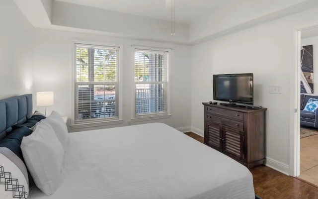 Pool, Fitness Center & Central Location