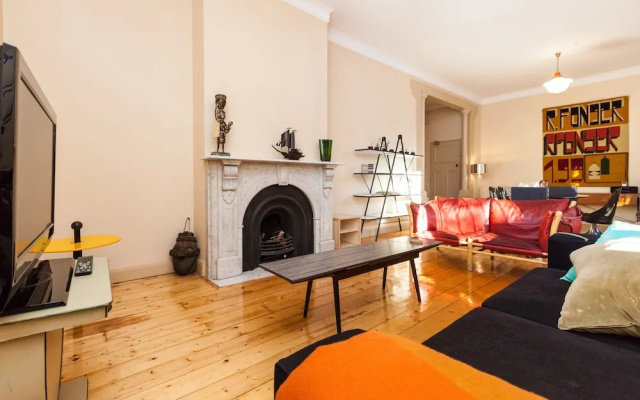 MADELINE, 1BDR Fitzroy Apartment
