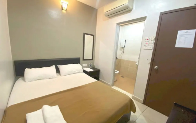 OYO 89715 CK Hotel 2
