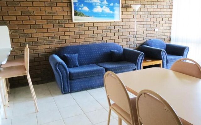 Chapman Court Holiday Units