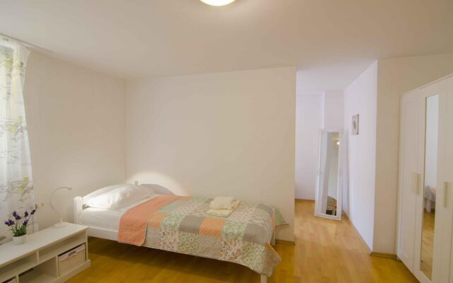 AURA Guesthouse Ljubljana