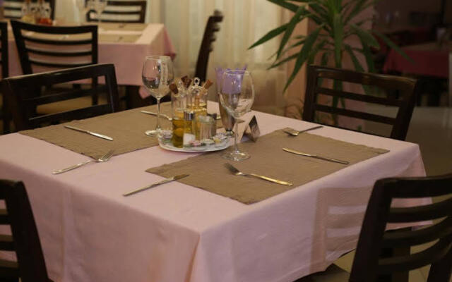 Family Hotel Avramov