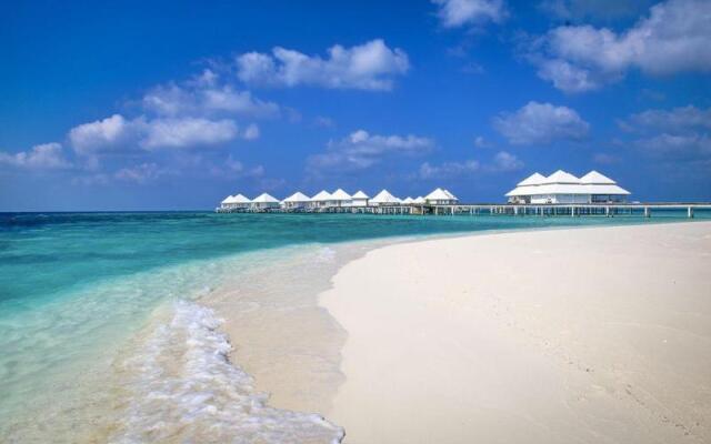 Diamonds Thudufushi Beach And Water Villas