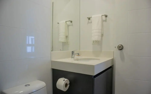 w Elegant 2BR w Distinctive Deco in Miraflores