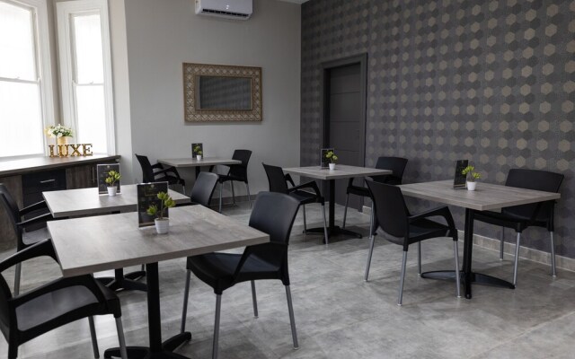 Luxe Suites Boutique Hotel