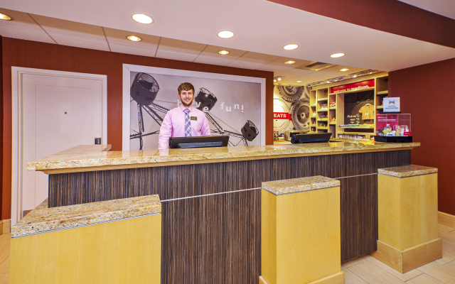 Hampton Inn & Suites Madison-West