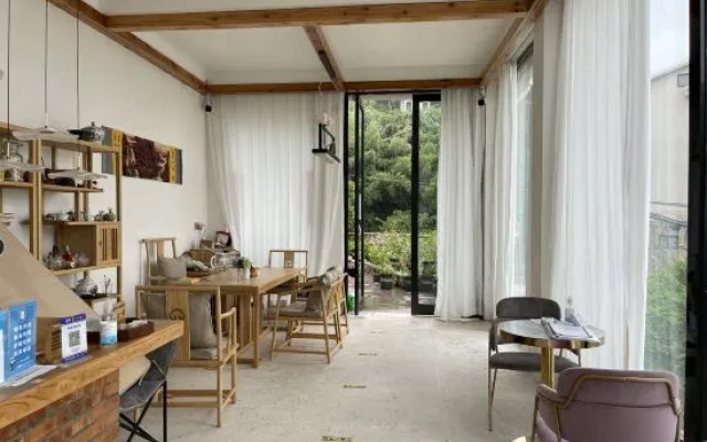 Meeting Stone Residence