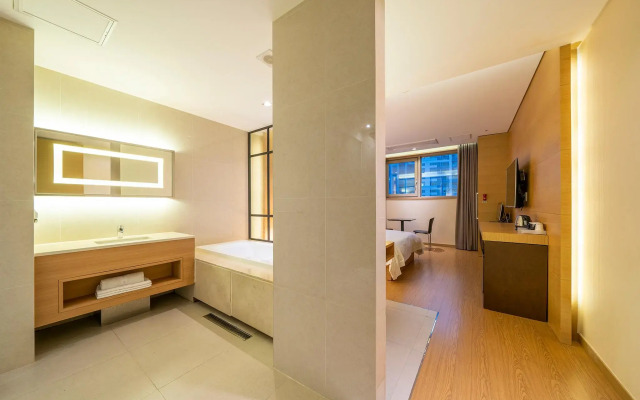 Business Design Hotel LUV