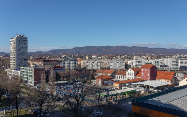 Spacious Apartment in Radnička Business Zone