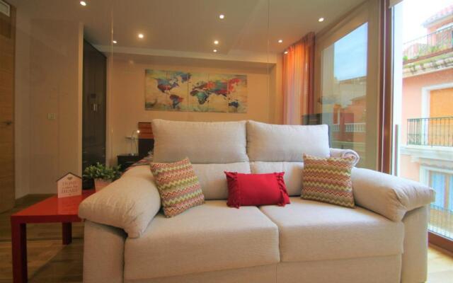 Modern CasaTuris Apartment with Castle Views A131