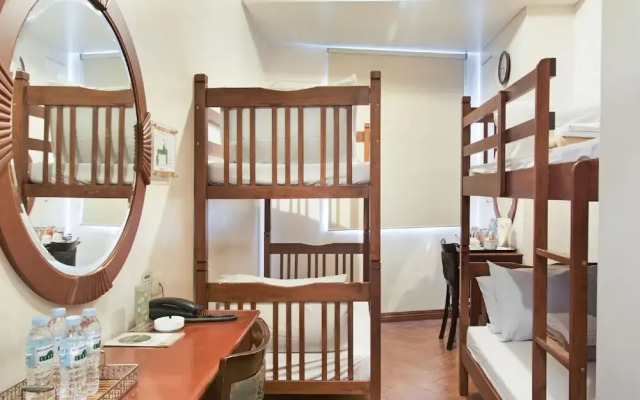 Townhouse OAK Avitel Hotel
