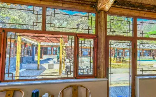 Yunshan Courtyard House