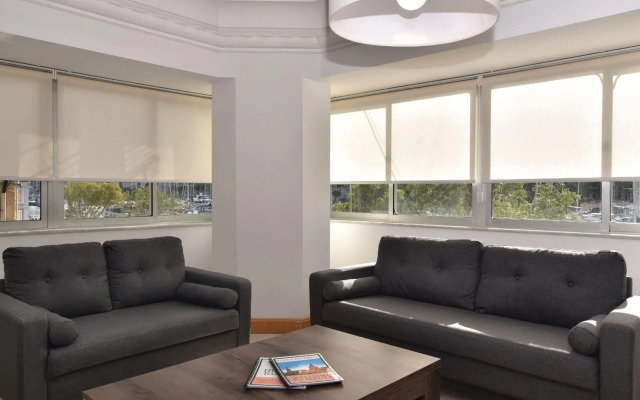 2 bedroom, central and spacious with sea view