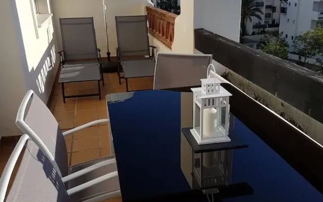 Top Floor Apt Close To Duquesa