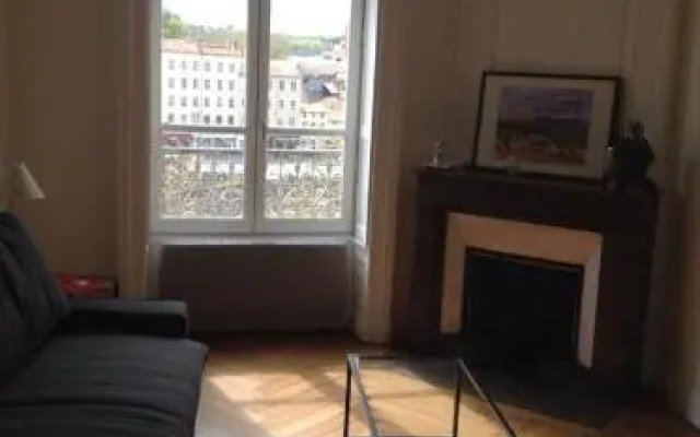 Cocon au pied de la Croix Rousse