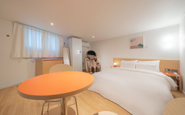 Aank Hotel Guri
