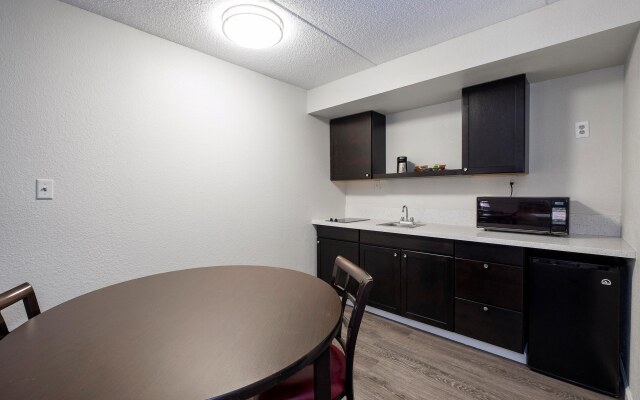 Red Roof Inn PLUS+ & Suites Knoxville West-Cedar Bluff