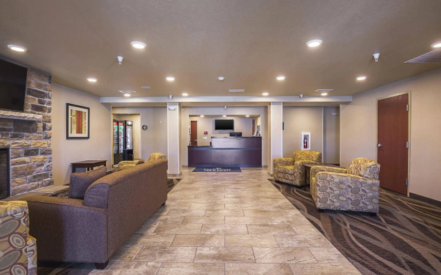 Cobblestone Inn & Suites - Lakin