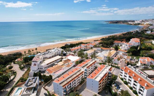 Hopstays Albufeira Casa do Zanão - 100m beach apartment