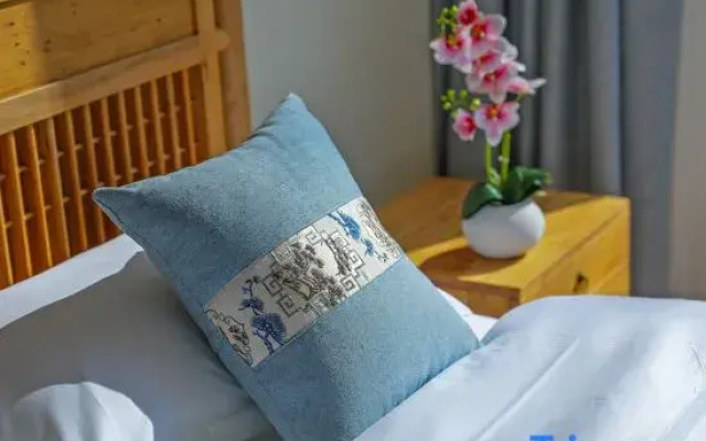 Yinxi Tangquan B&B