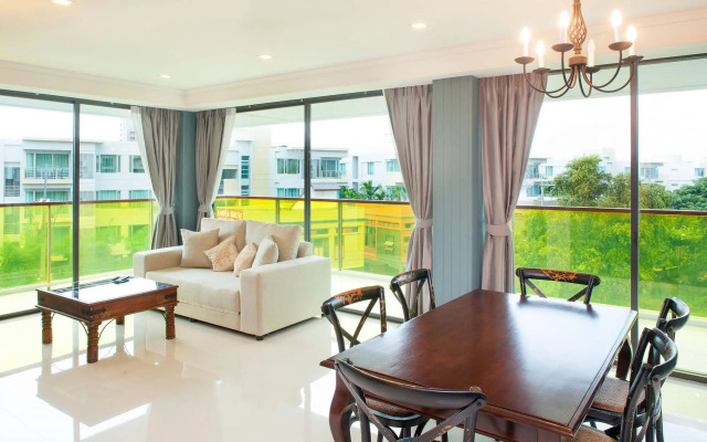 Rocco Hua Hin Beach Seaview