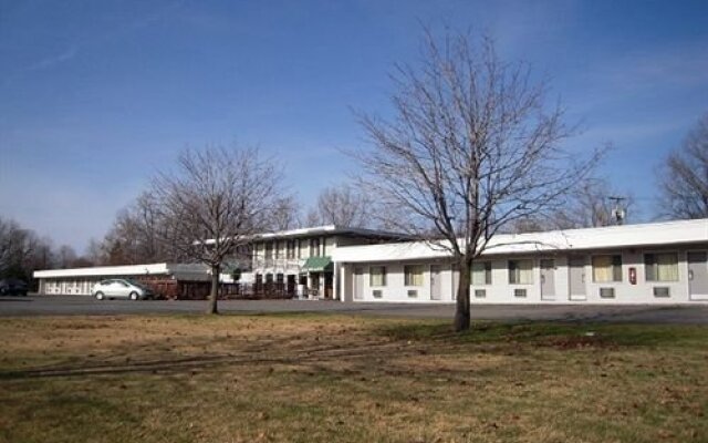 Cocca's Inn & Suites - Route 7