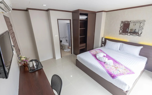 The Chic Patong