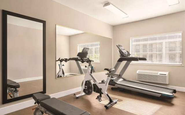 Baymont Inn & Suites by Wyndham The Woodlands