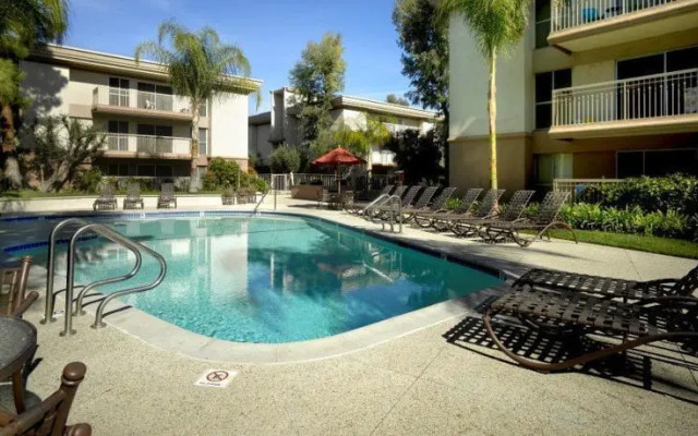 eaves Woodland Hills