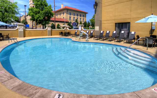 Hampton Inn & Suites Nashville @ Opryland