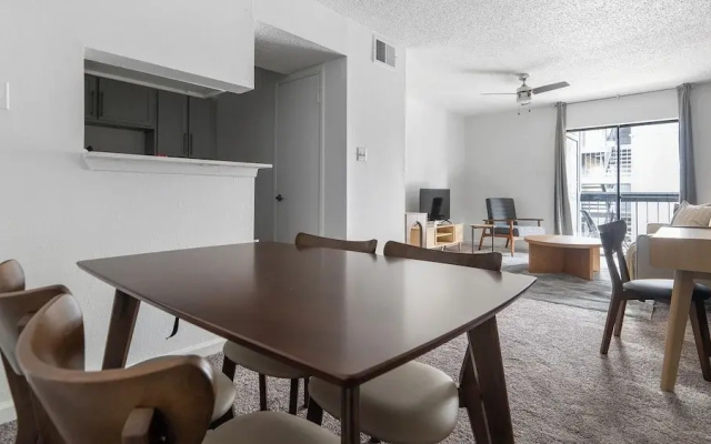 Landing Apartments - Austin near Windsor Park