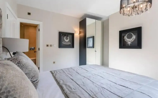 Luxury Mayfair 2 Bedroom Apartment