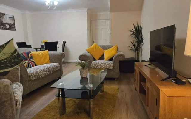 Garden - Pets - Parking - Wifi - Sleeps 2