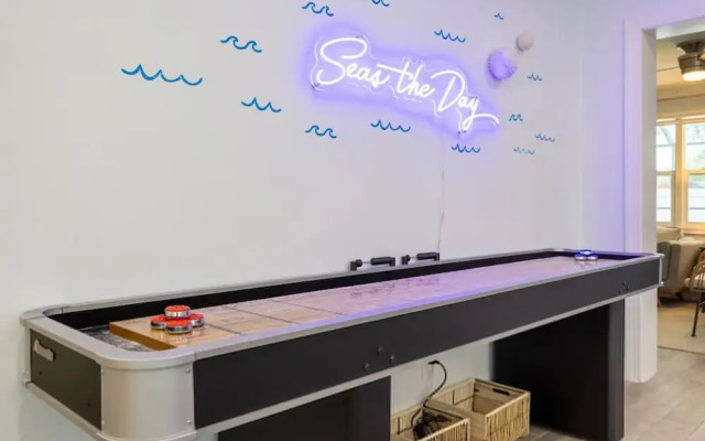 Fun Family-friendly Largo Home Heated Pool