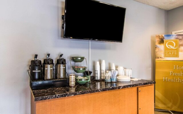 Econo Lodge Inn & Suites Huntsville University Area